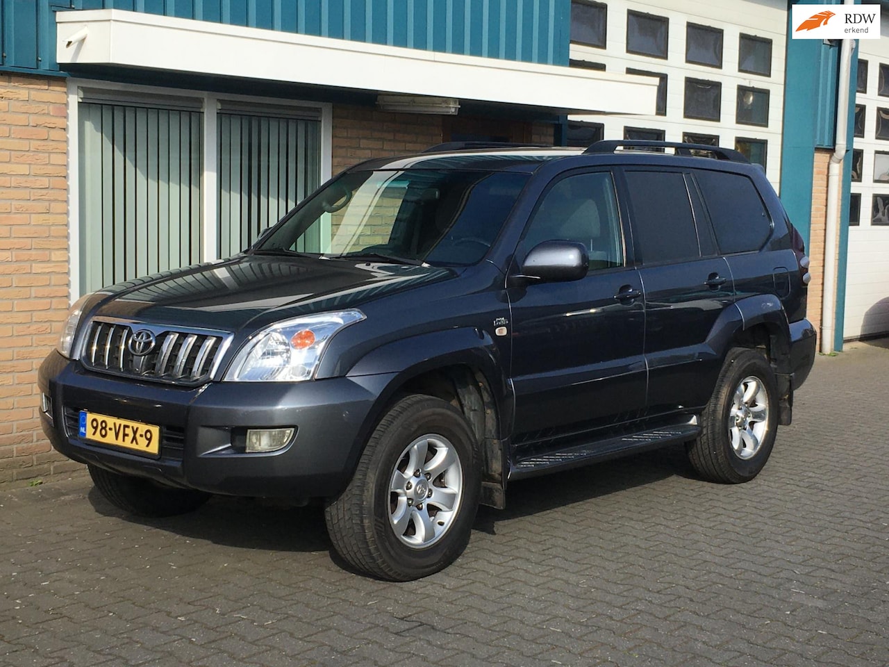 Toyota Land Cruiser - 3.0 D-4D VX Window Van 3.0 D-4D VX Window Van - AutoWereld.nl