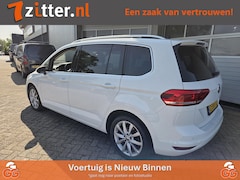 Volkswagen Touran - 1.5 TSI Highline 7-Persoons, Panoramadak, Grote navigatie