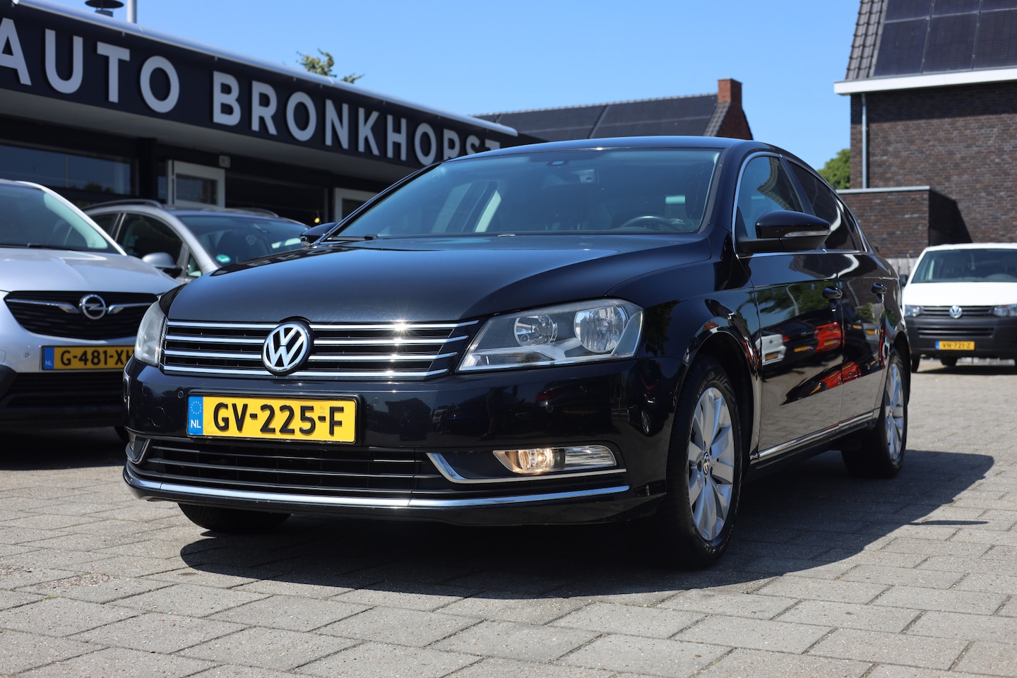 Volkswagen Passat - 1.4 TSI Highline I CRUISE I NAVI - AutoWereld.nl