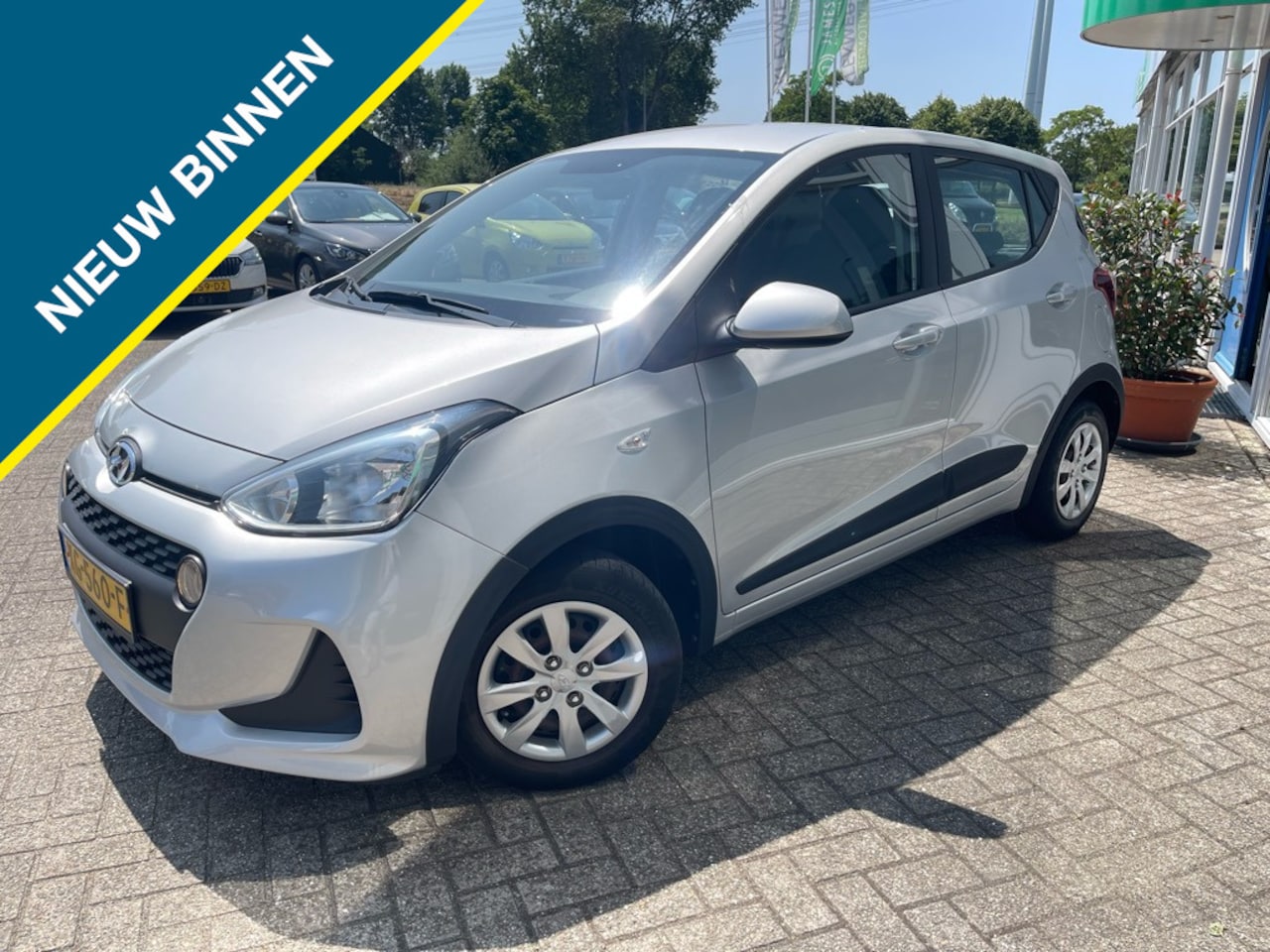 Hyundai i10 - 1.0i Comfort Airco, Audio, Lage km stand - AutoWereld.nl
