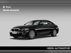 BMW 3-serie - 330e High Executive | M-sport Shadow Line | Achteruitrijcamera | DAB | Comfort Access | Sp