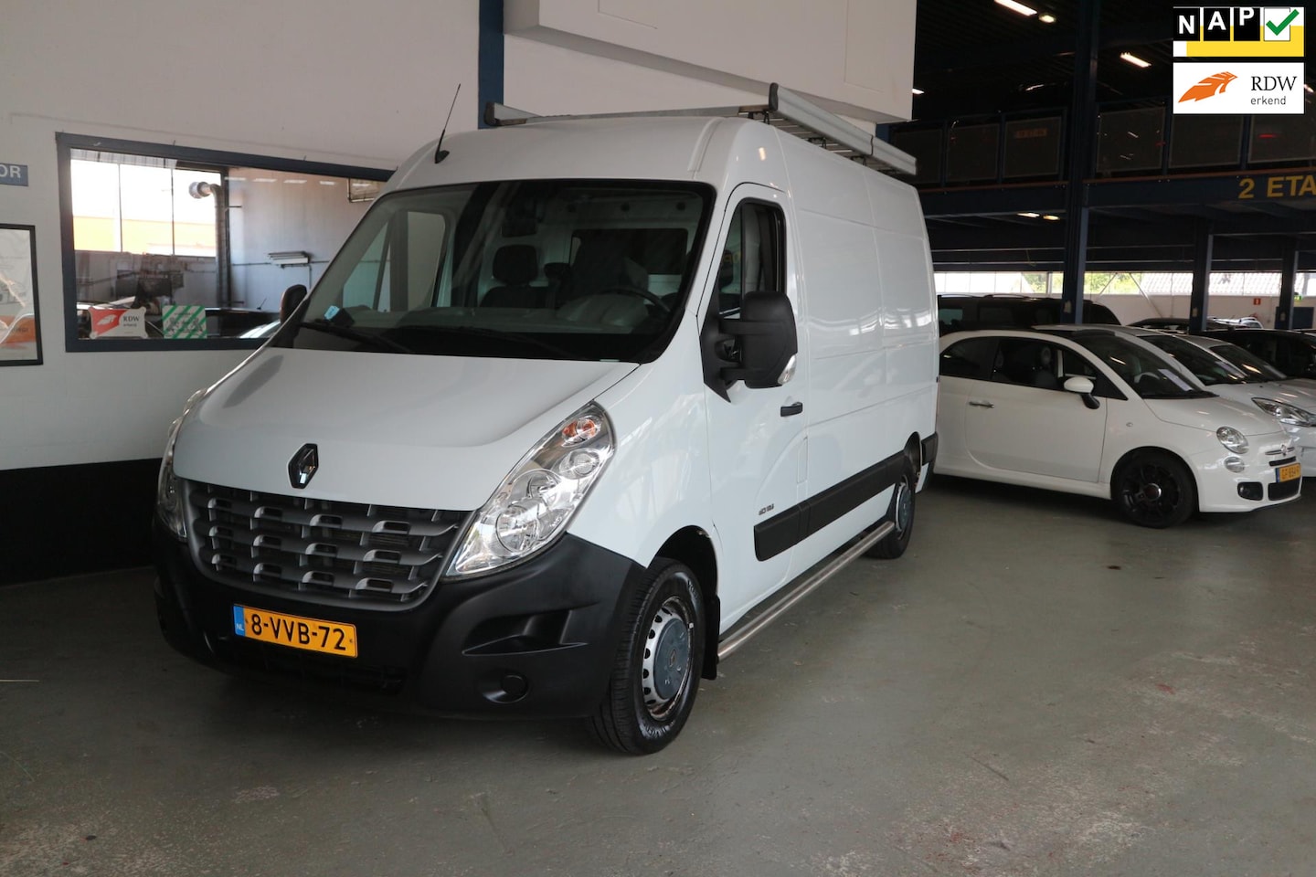Renault Master - T33 2.3 dCi L2H3 AUTOMAAT/ KEURIGE BUS/ NAP - AutoWereld.nl
