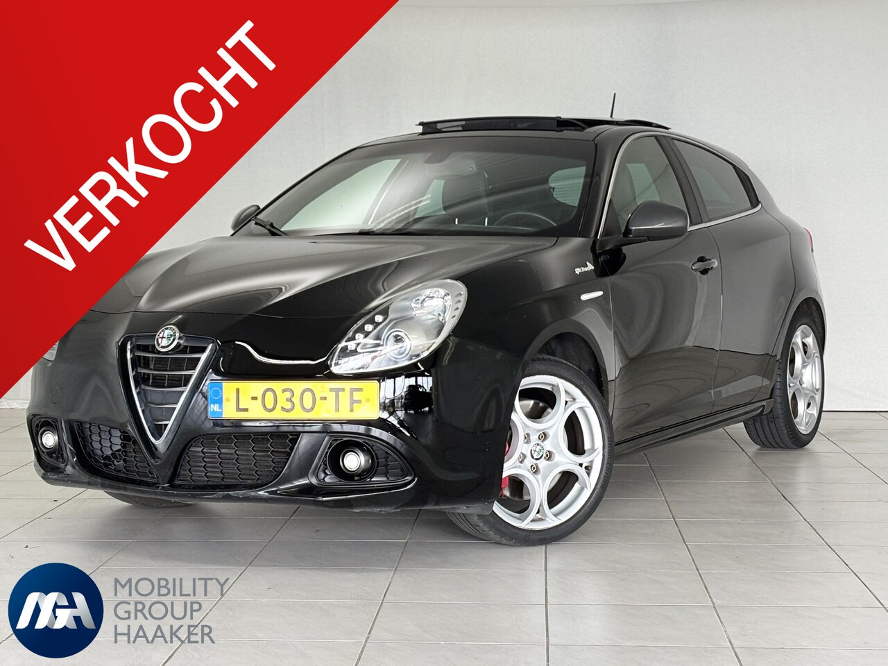 Alfa Romeo Giulietta - 1.4 T Exclusive I Automaat I Schuif-Kanteldak I Navigatie I Lederen Bekleding - AutoWereld.nl