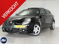 Alfa Romeo Giulietta - 1.4 T Exclusive I Automaat I Schuif-Kanteldak I Navigatie I Lederen Bekleding