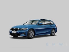 BMW 3-serie Touring - 330e High Executive Sportline | Keyless | PDC | Leer | Hifi | Ambiance Verlichting | Stoel