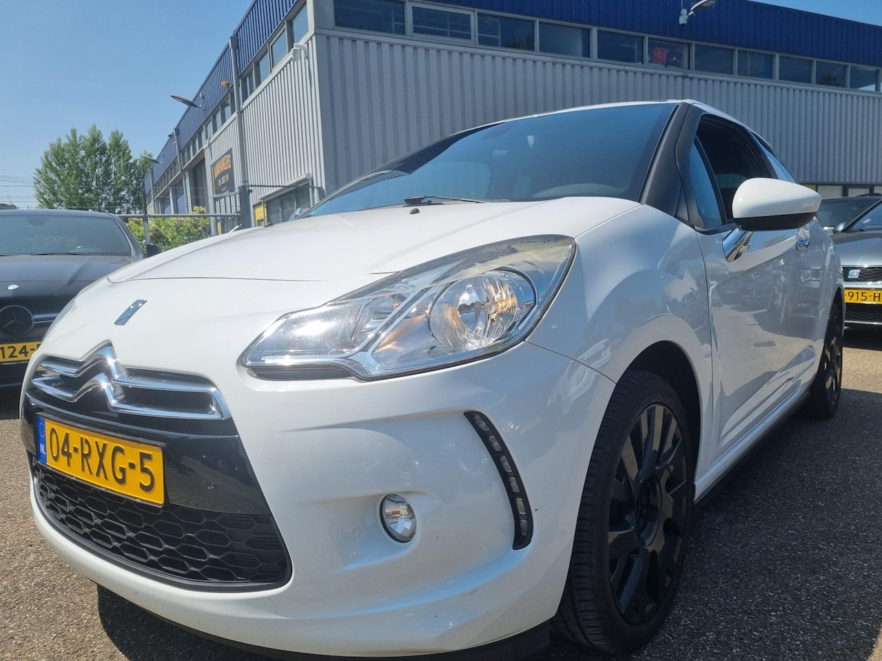 Citroën DS3 - 1.6 So Chic in White Sport Nieuwstaat - AutoWereld.nl