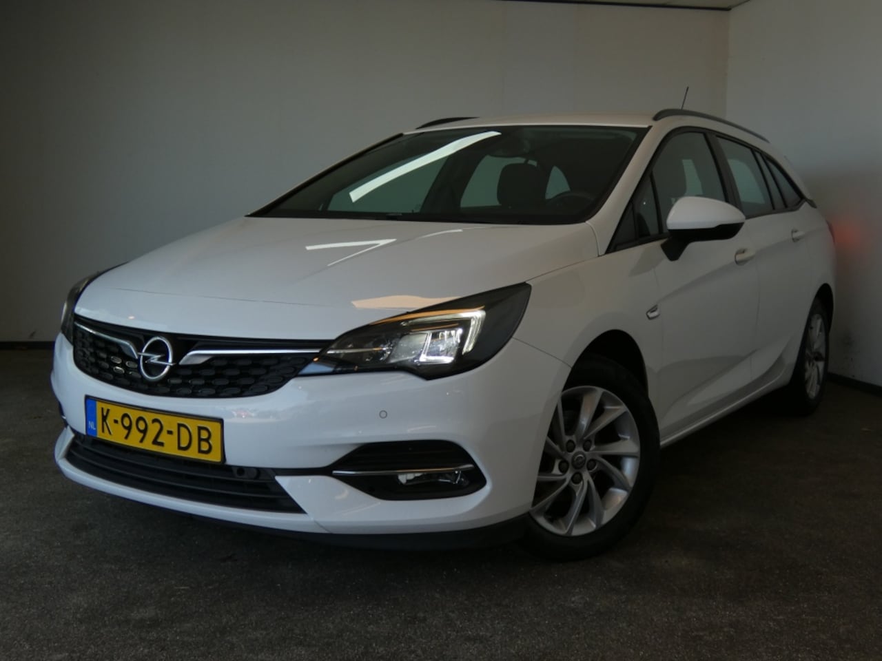 Opel Astra Sports Tourer - 1.2 Edition 1.2 Edition - AutoWereld.nl