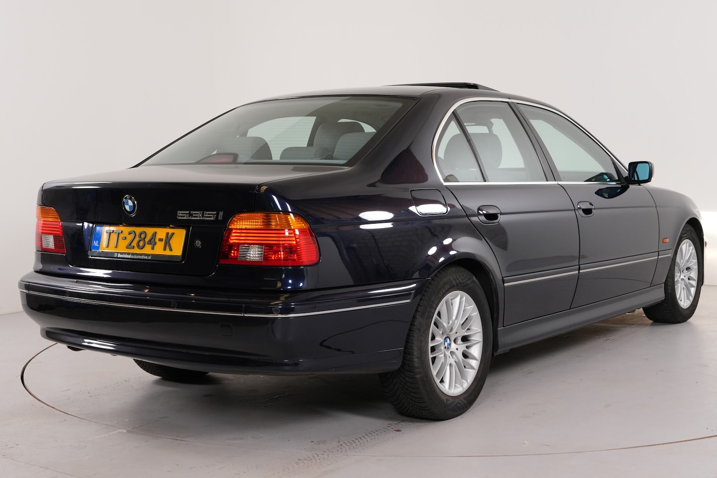 BMW 5-serie - 535i Lifestyle Executive | Xenon | Schf/kantel | Zeer mooi! | - AutoWereld.nl