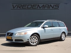 Volvo V70 - 2.5T Kinetic LEDER/AUTOMAAT