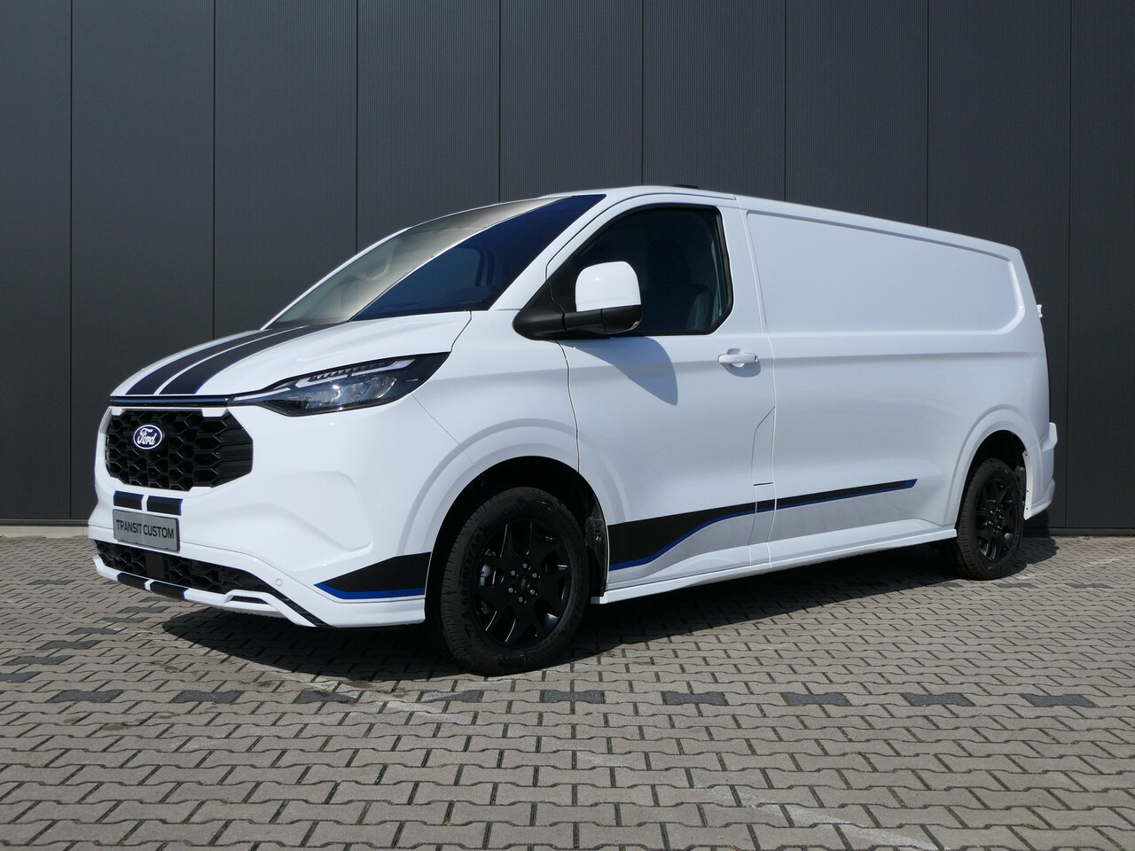 Ford Transit Custom - 320 2.5 PHEV L2H1 Sport | 1-fase laadkabel mode 3 16A, 10 meter (PHEV) | 6 B&O speakers | - AutoWereld.nl