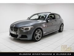 BMW 1-serie - M135i High Executive * Full options * M-Performance * RWD * Groot Navi