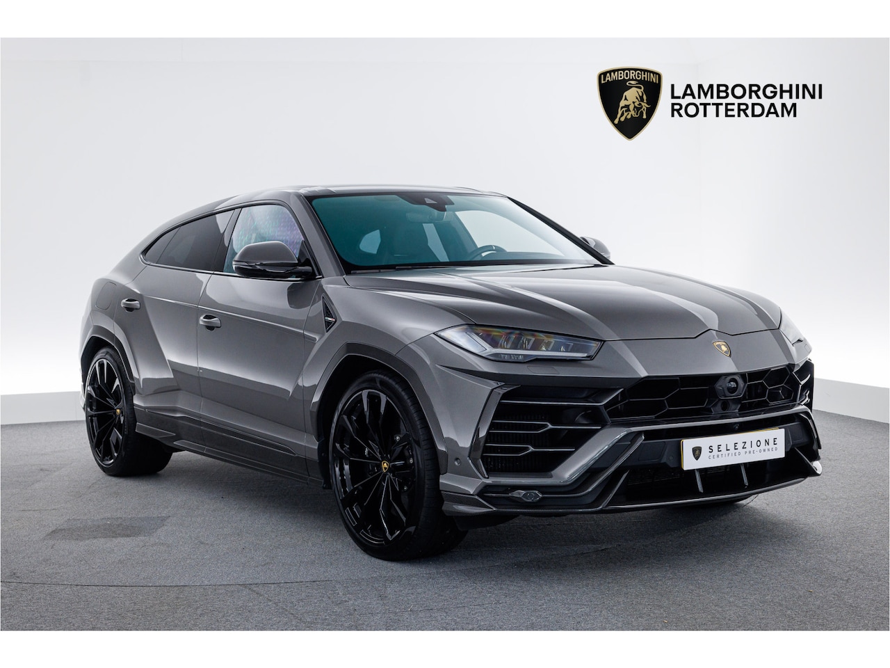 Lamborghini Urus - MY22 | Full Carbon | 4 Seater | B&O - AutoWereld.nl