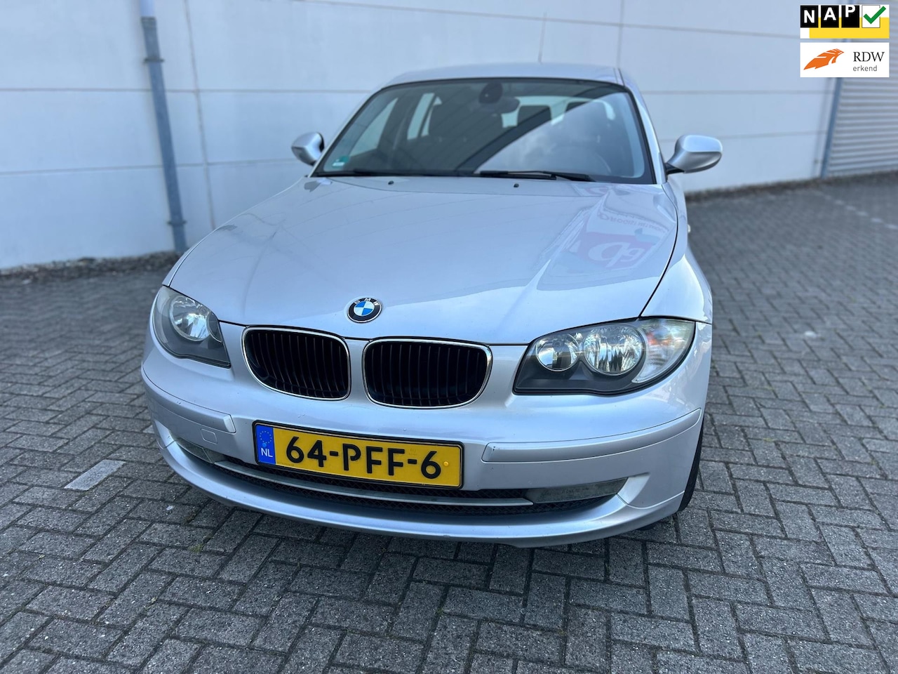 BMW 1-serie - 118i Business Line Cruise Contole Climat Controle - AutoWereld.nl