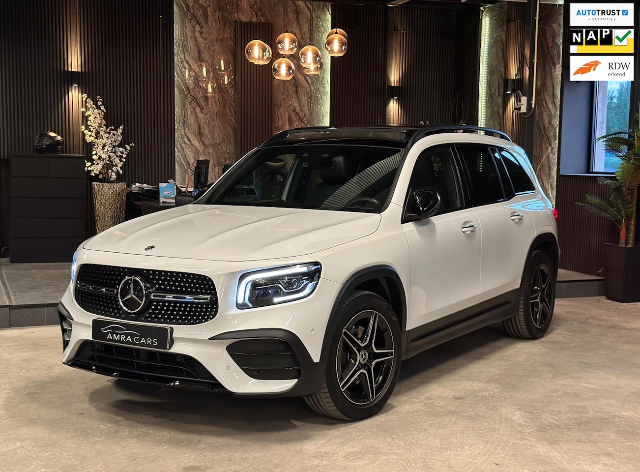 Mercedes-Benz GLB - 200 AMG|PANO|SFEER|MEMORY|BOMVOL! - AutoWereld.nl