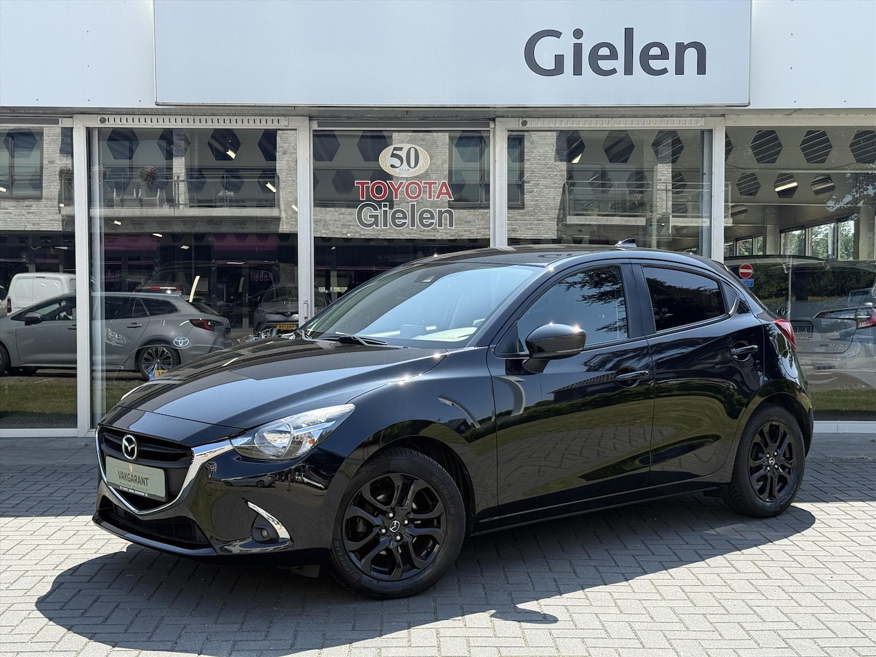 Mazda 2 - 1.5 SKYACTIV-G Sport Selected | Trekhaak, Cruise control, Navigatie, Parkeercamera, 16 inc - AutoWereld.nl