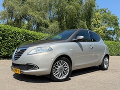 Lancia Y(psilon) - Ypsilon 0.9 TwinAir Platinum Automaat | 1e Eigenaar | Leder | Navi | Clima | 15" Velgen |