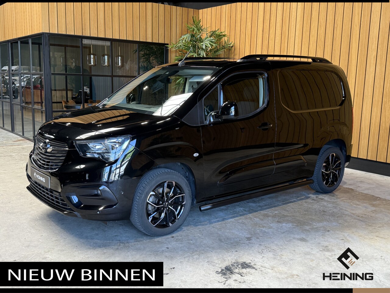 Opel Combo - 1.5D L1H1 130 PK Automaat. Navi, Apple carplay, Camera, Trekhaak - AutoWereld.nl