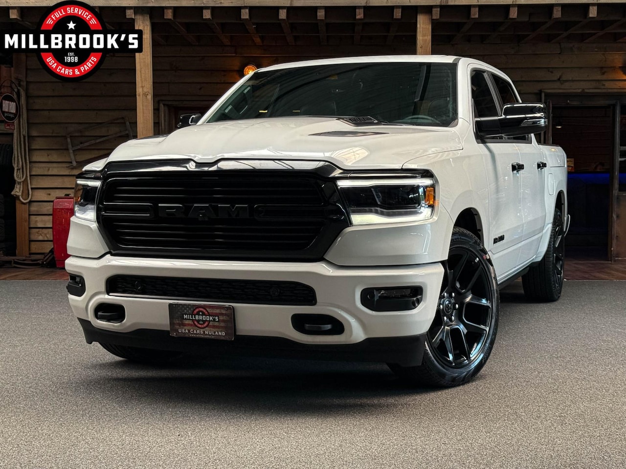 Dodge Ram 1500 - 5.7 V8 Laramie Night, BPM VRIJ, Rambox, Adaptieve Cruise Control, LPG, Panoramadak, 12'' s - AutoWereld.nl
