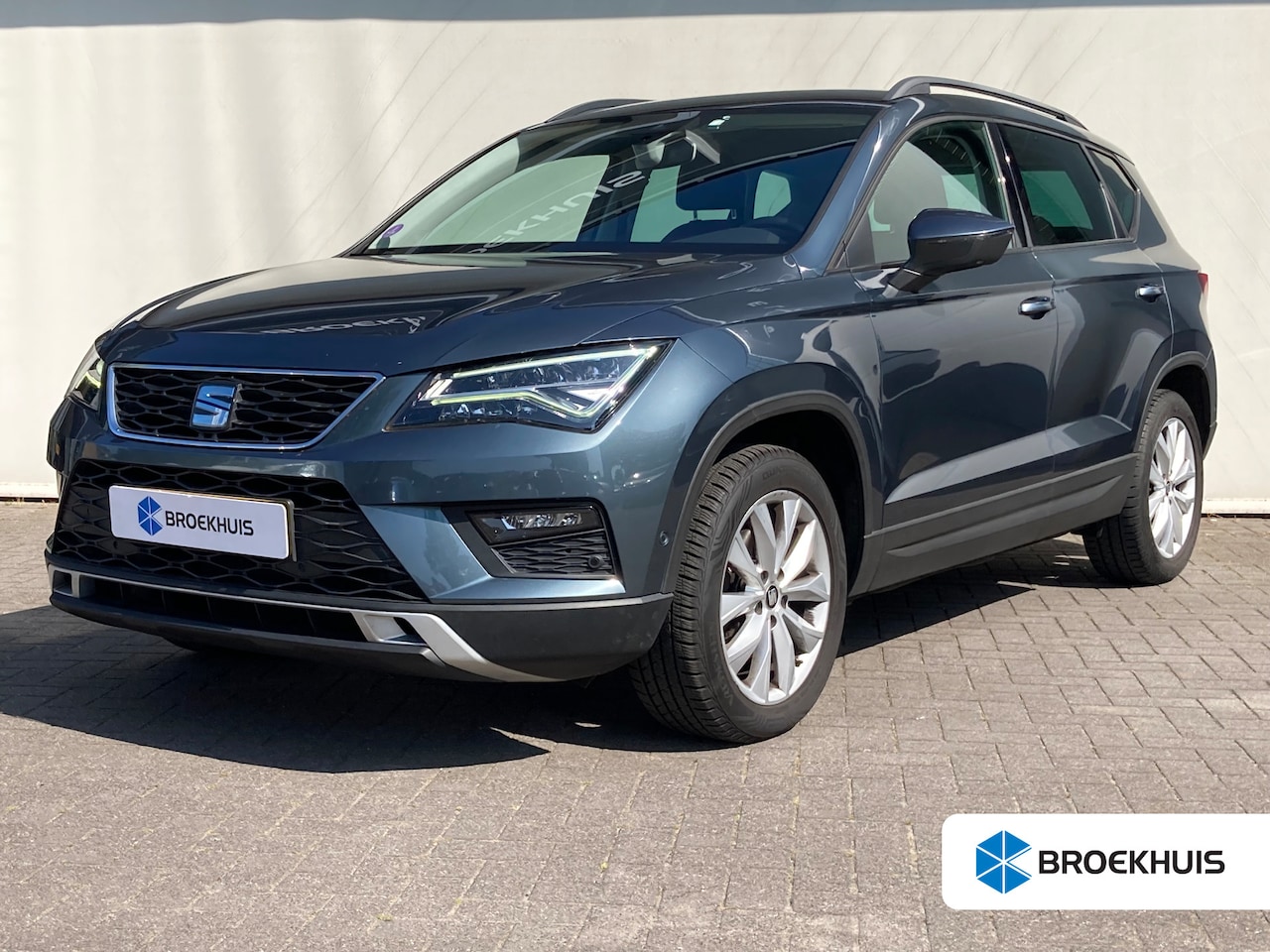 Seat Ateca - 1.5 TSI Style Business Intense Airco | Camera | Cruise Control | LMV 17" | Navi | PDC V&A - AutoWereld.nl