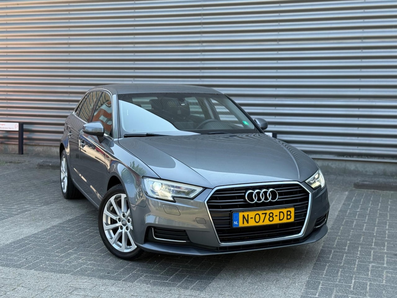 Audi A3 Sportback - 1.6 TDI Design Pro Line (bj 2017) AUTOMAAT/XENON/LEER/NAVI - AutoWereld.nl