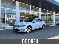Volkswagen Passat - 1.4 TSI GTE Highline | TREKHAAK | PANORAMA | LEDER | CAMERA