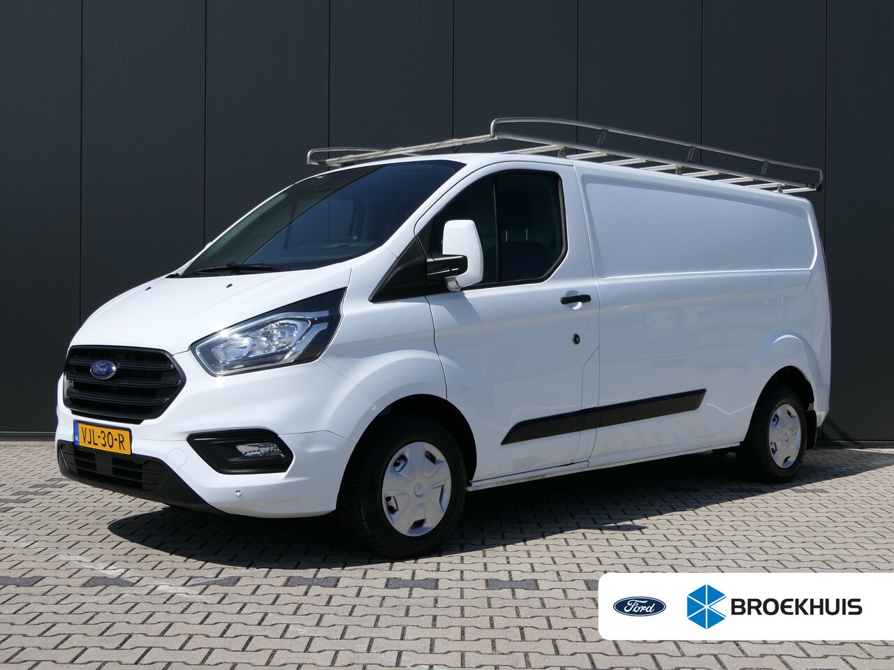 Ford Transit Custom - 300 2.0 TDCI L2H1 Trend | Trekhaak | Camera | Navigatie | Verwarmde Voorruit | Betonplex V - AutoWereld.nl