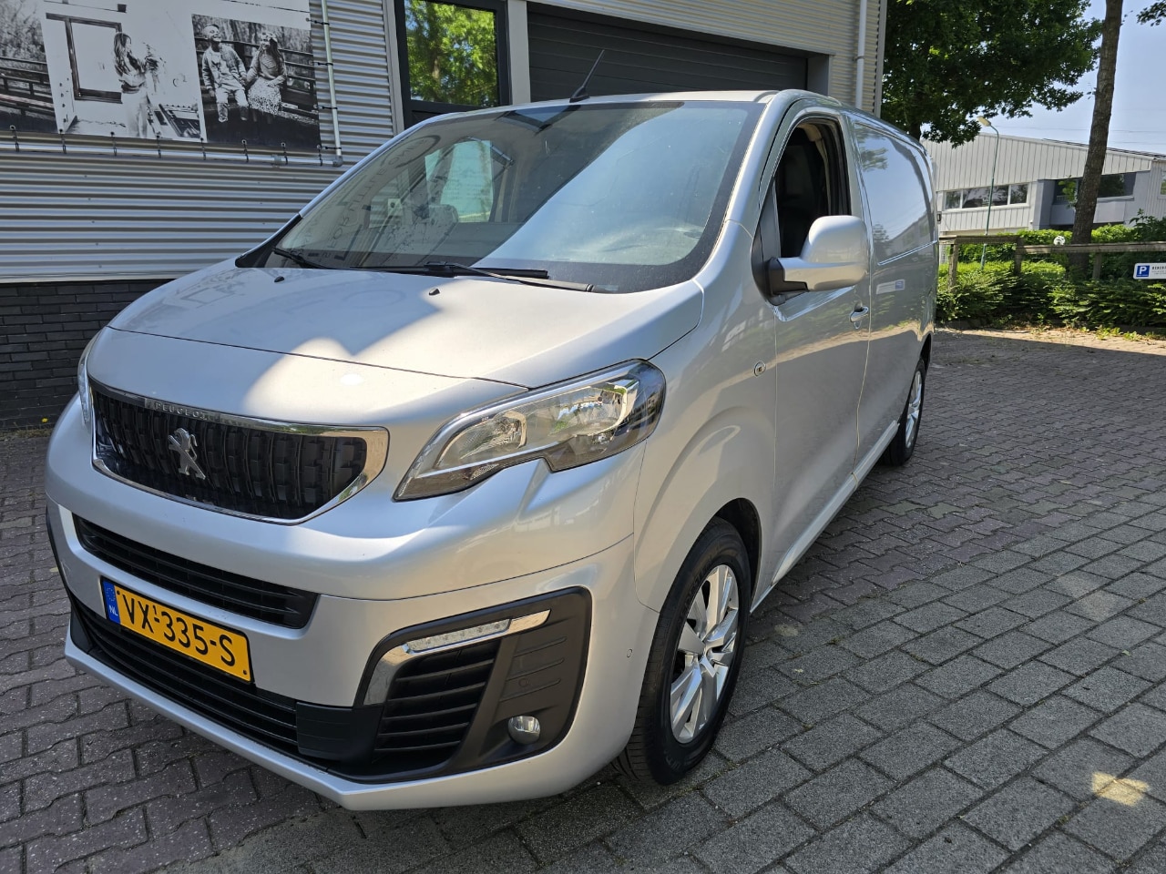 Peugeot Expert - 231S 2.0 BlueHDI 120 Premium Pack 231S 2.0 BLUEHDI 120 PREMIUM PACK - AutoWereld.nl