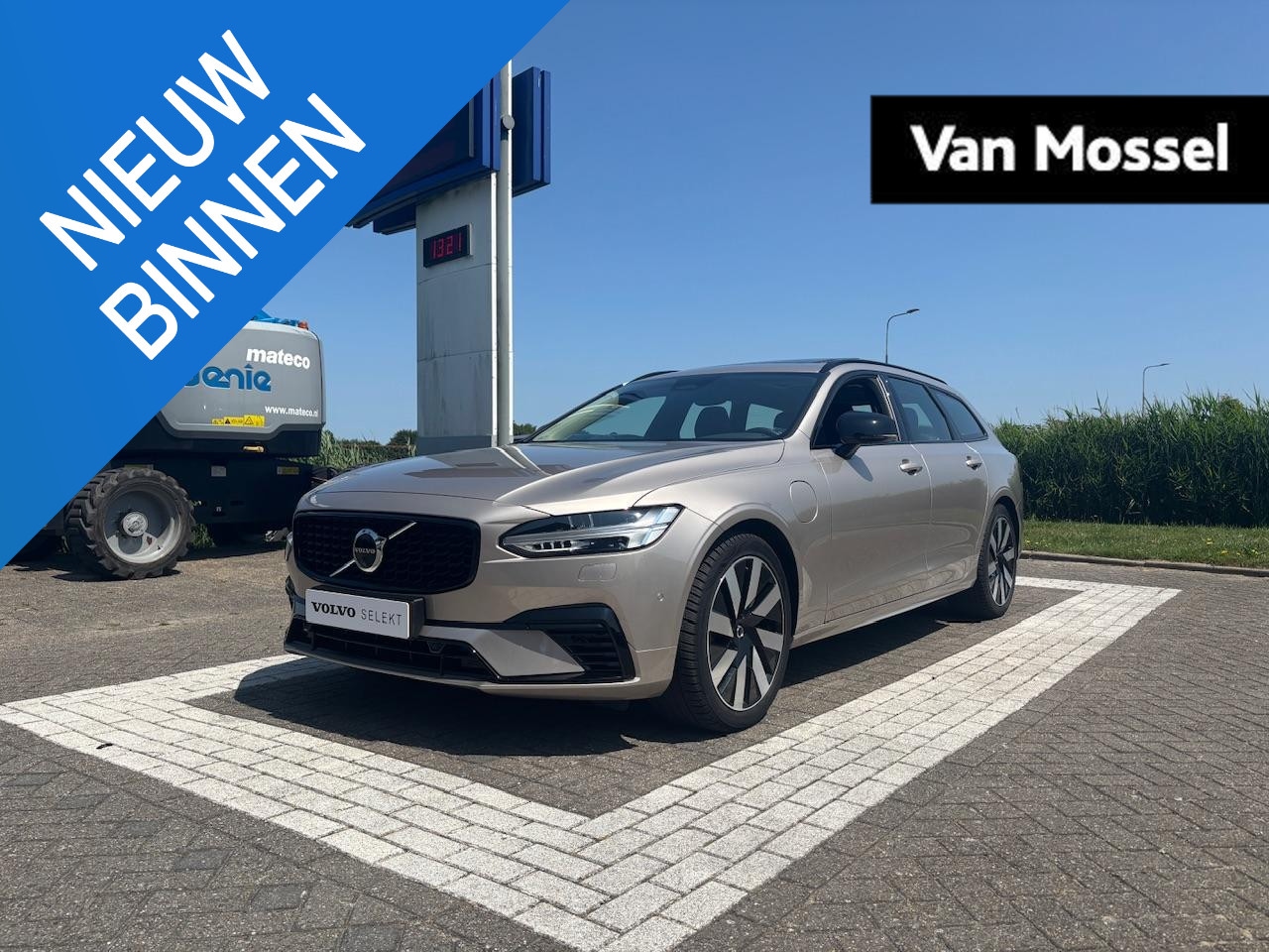 Volvo V90 - 2.0 T6 Plug-in hybrid AWD Ultra Dark - AutoWereld.nl