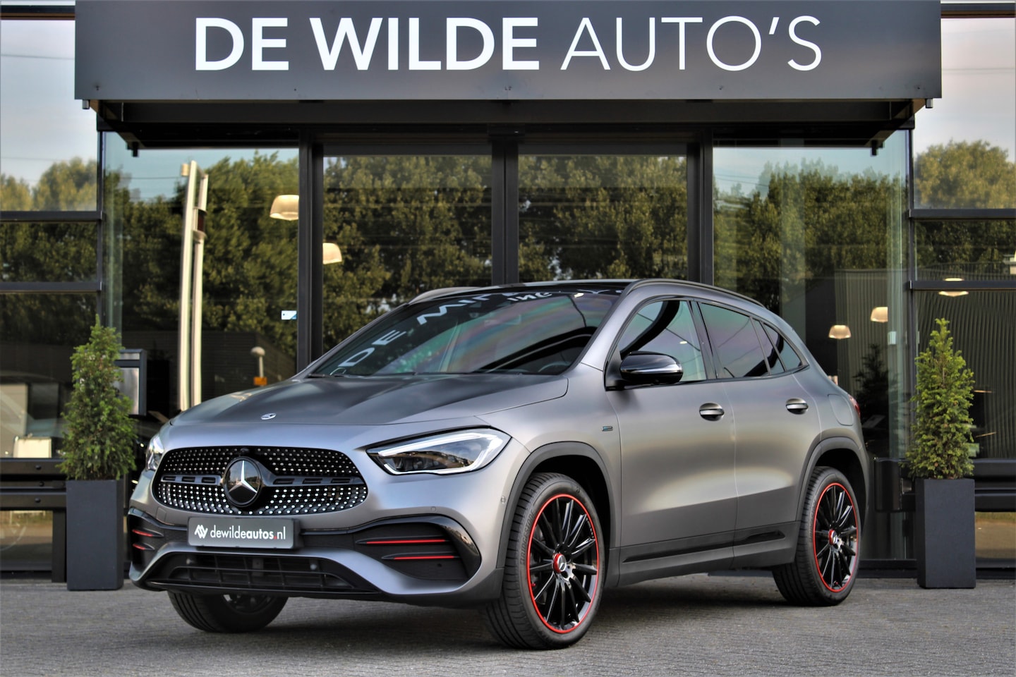 Mercedes-Benz GLA-Klasse - 250 e AMG Edition 218pk Magno Pano Burmester Memory Carbon Head-up 360-camera Distronic - AutoWereld.nl