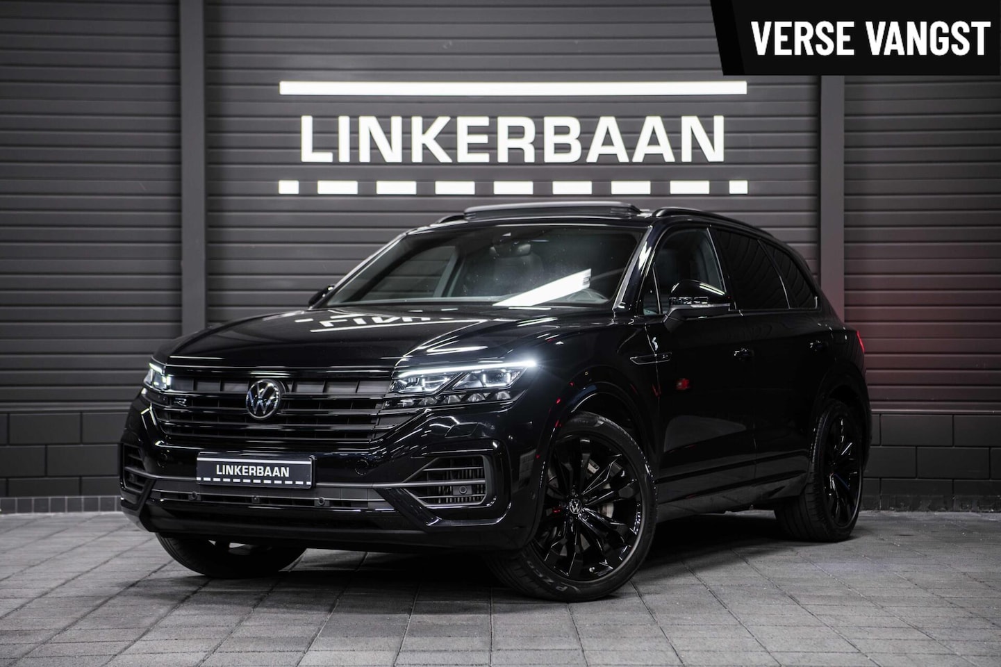 Volkswagen Touareg - R 3.0 TSi eHybrid 4MOTION | Full Option | Panodak | Massage | Trekhaak | Black Style | 21 - AutoWereld.nl