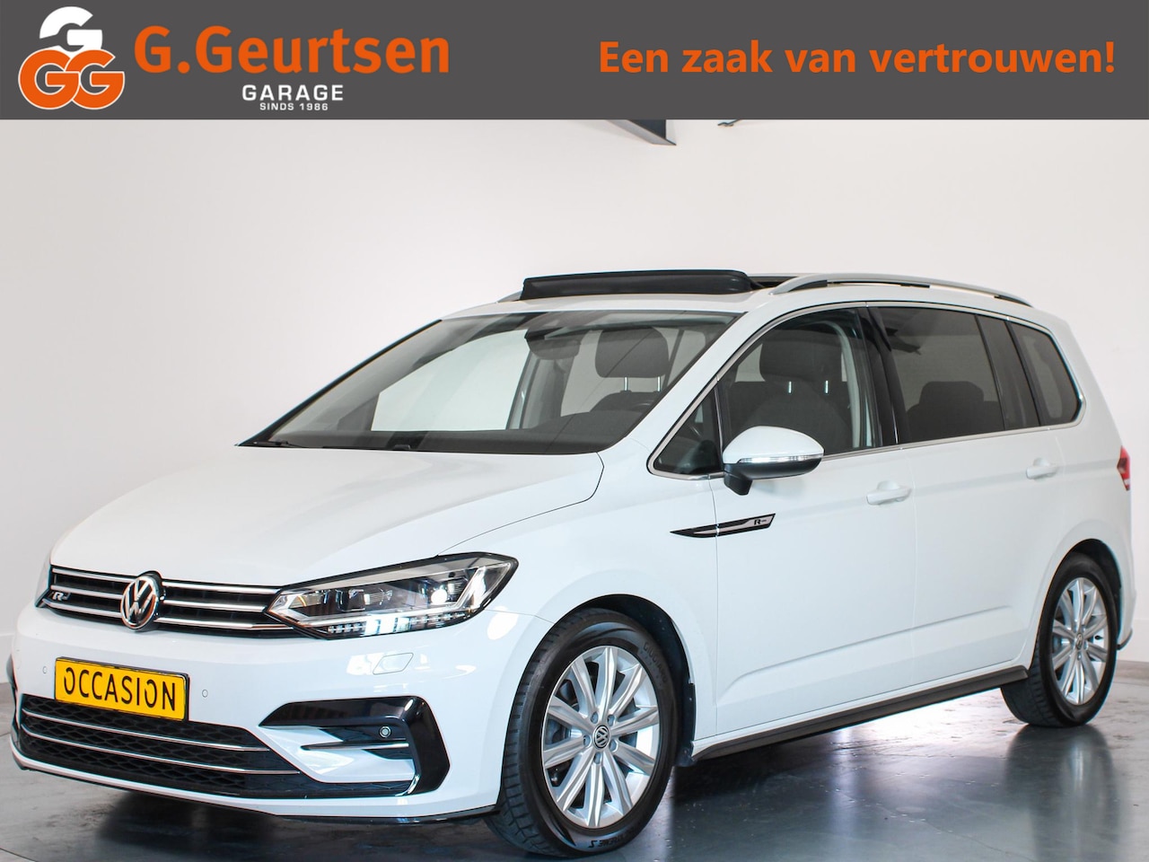 Volkswagen Touran - 1.4 TSI Highline R-line, 7-Persoons, Panoramadak, LED koplampen, Apple CarPlay, Achteruitr - AutoWereld.nl