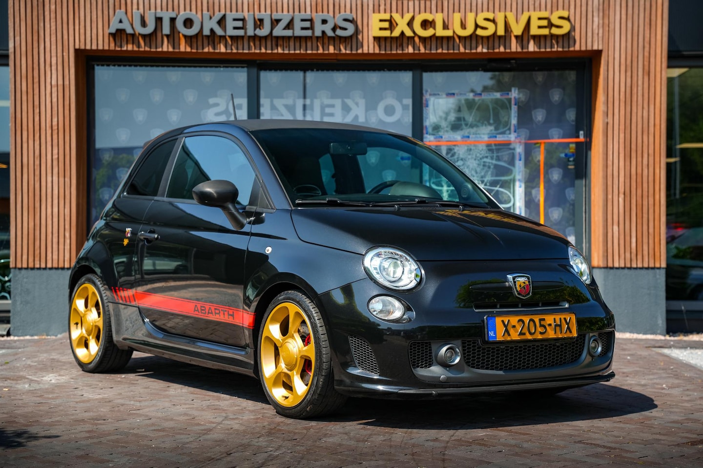 Fiat 500 Abarth - 1.4 T-Jet Turismo 595 Clima Leer Xenon Sportstoelen 17”LM Automaat! - AutoWereld.nl