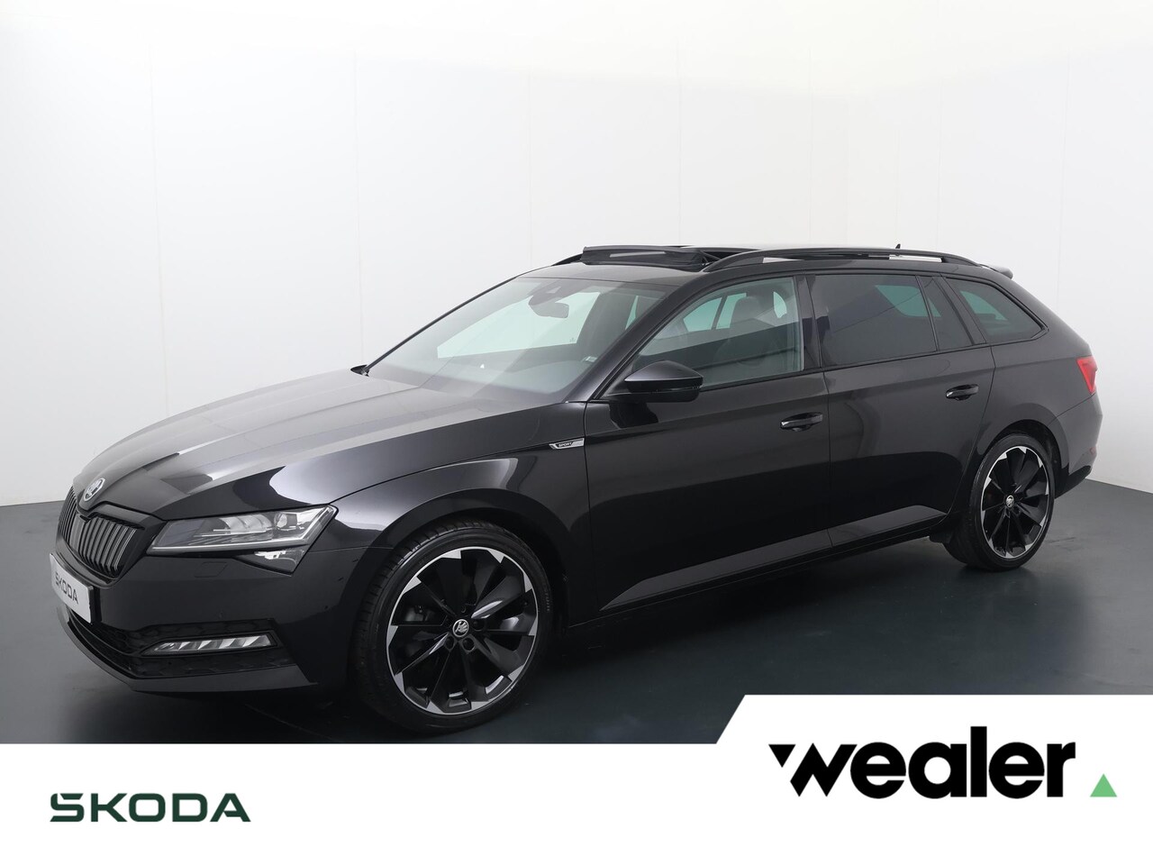 Skoda Superb Combi - 1.4 TSI iV Sportline Business | 218 PK | Panoramadak | Matrix LED koplampen | Alcantara be - AutoWereld.nl