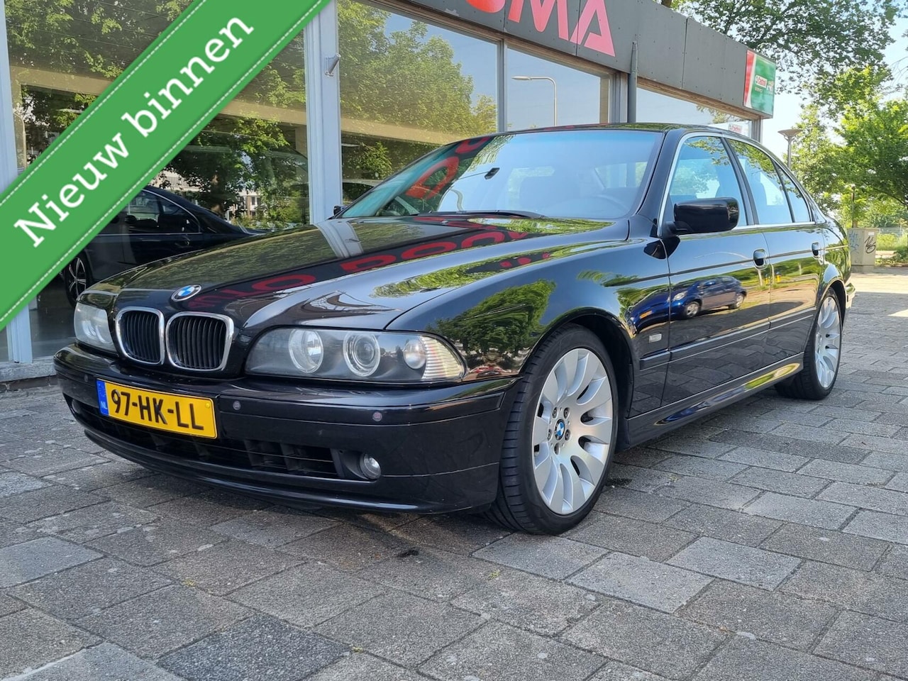 BMW 5-serie - 525i Executive Zwart / Automaat / Zeer netjes - AutoWereld.nl