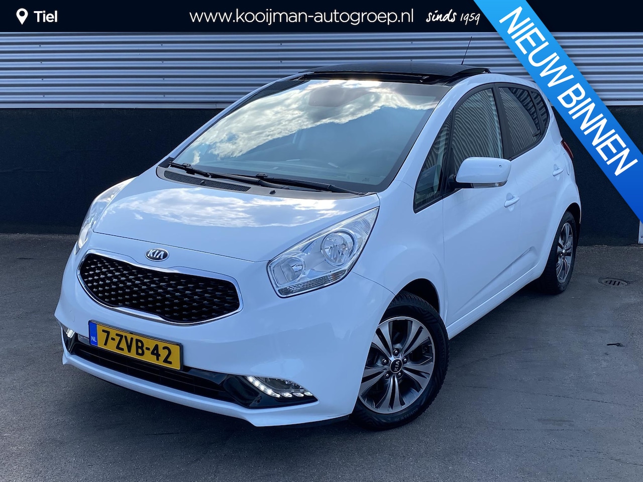 Kia Venga - 1.6 CVVT ExecutiveLine Automaat, Trekhaak, Schuif/kanteldak, Achteruitrijcamera, Stoel- & - AutoWereld.nl