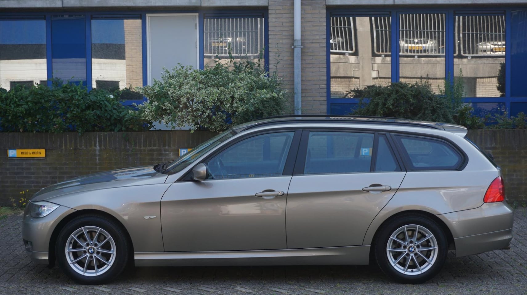 BMW 3-serie Touring - 318i Touring 2.0 143 PK Executive - AutoWereld.nl