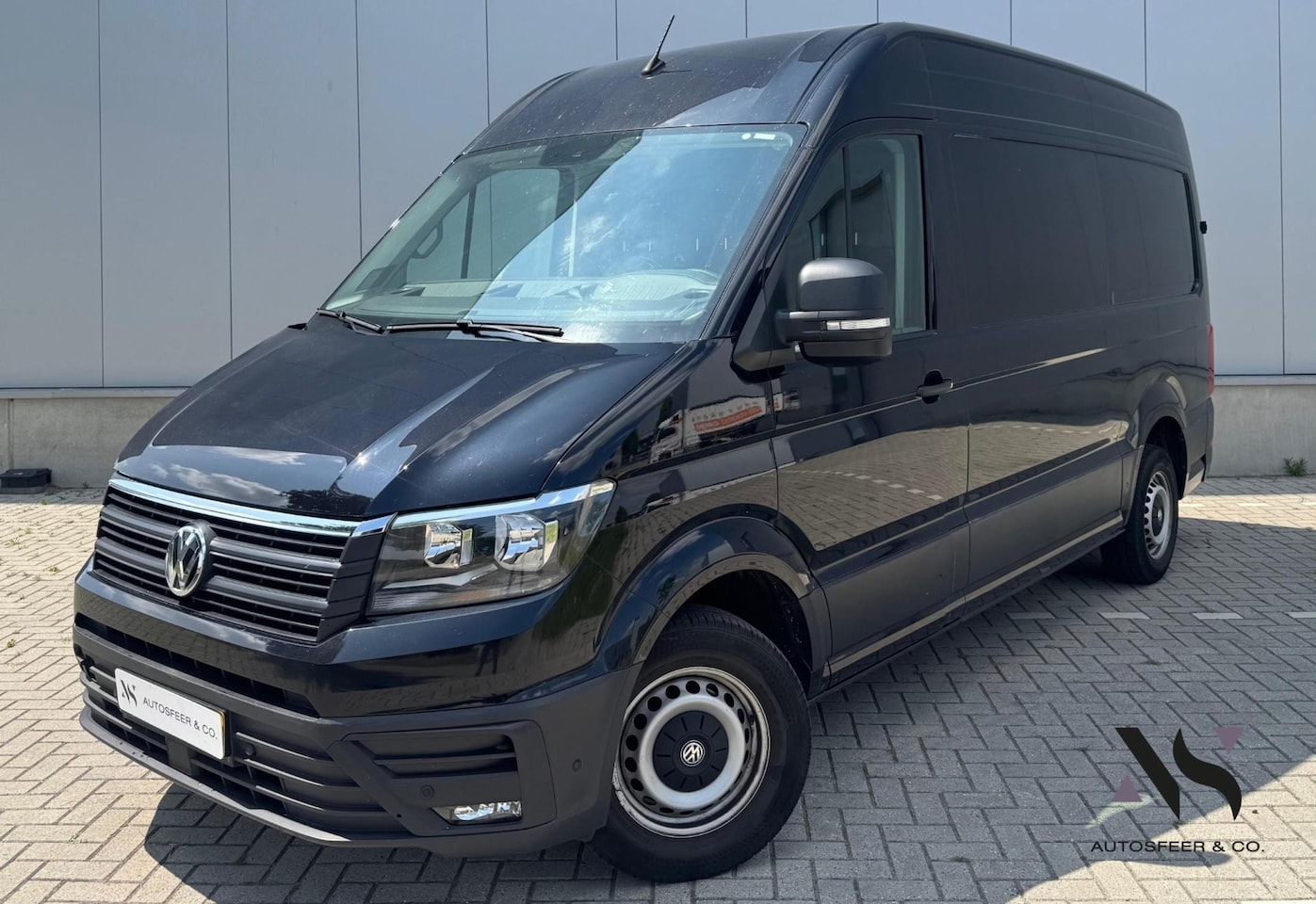 Volkswagen Crafter - 30 2.0 TDI L3H3 Highline CARPLAY NAVI - AutoWereld.nl