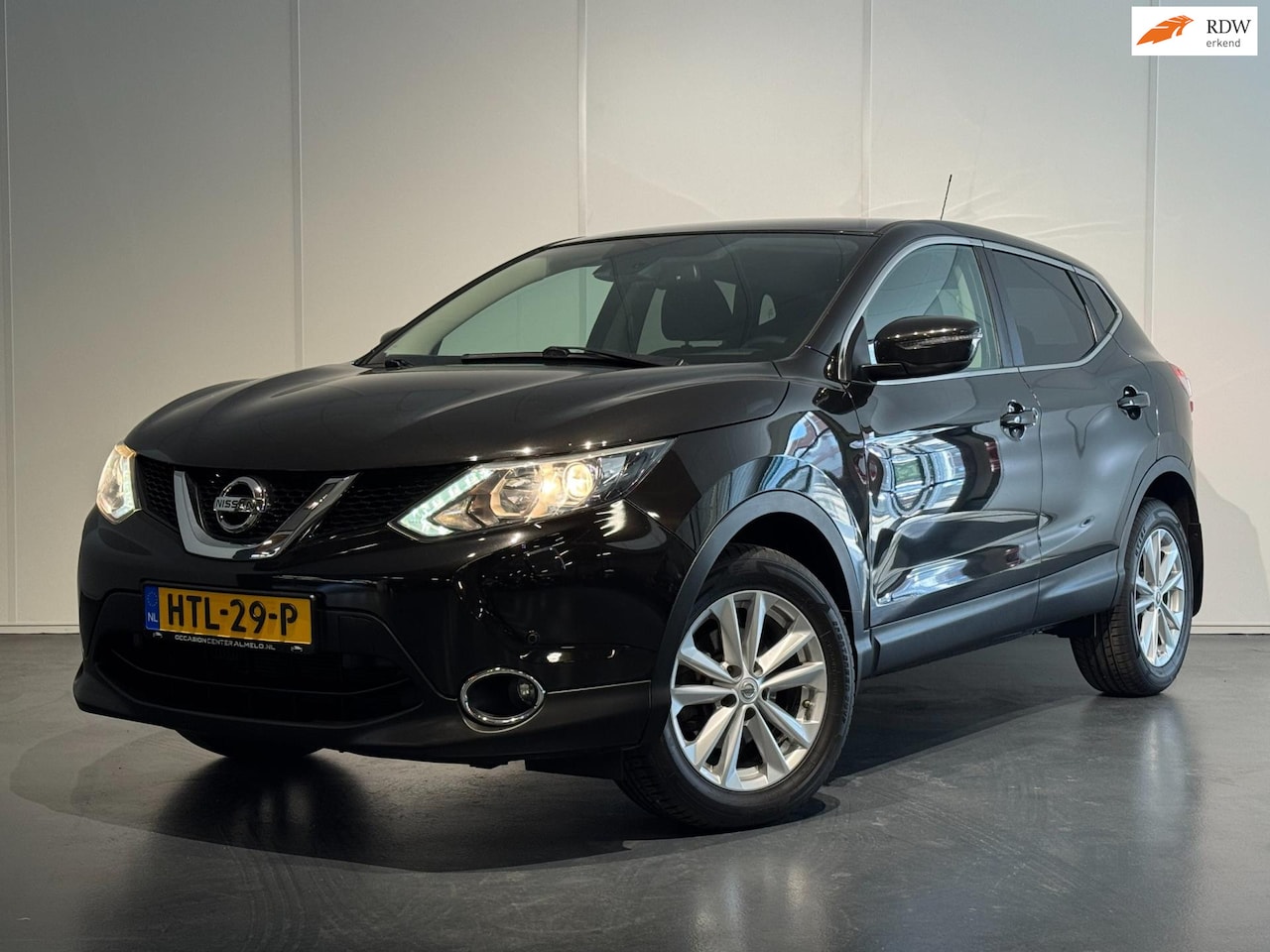 Nissan Qashqai - 1.2 Acenta /Clima/Cruise/PDC+Camera/LaneAss/NAVI/DAB+ - AutoWereld.nl