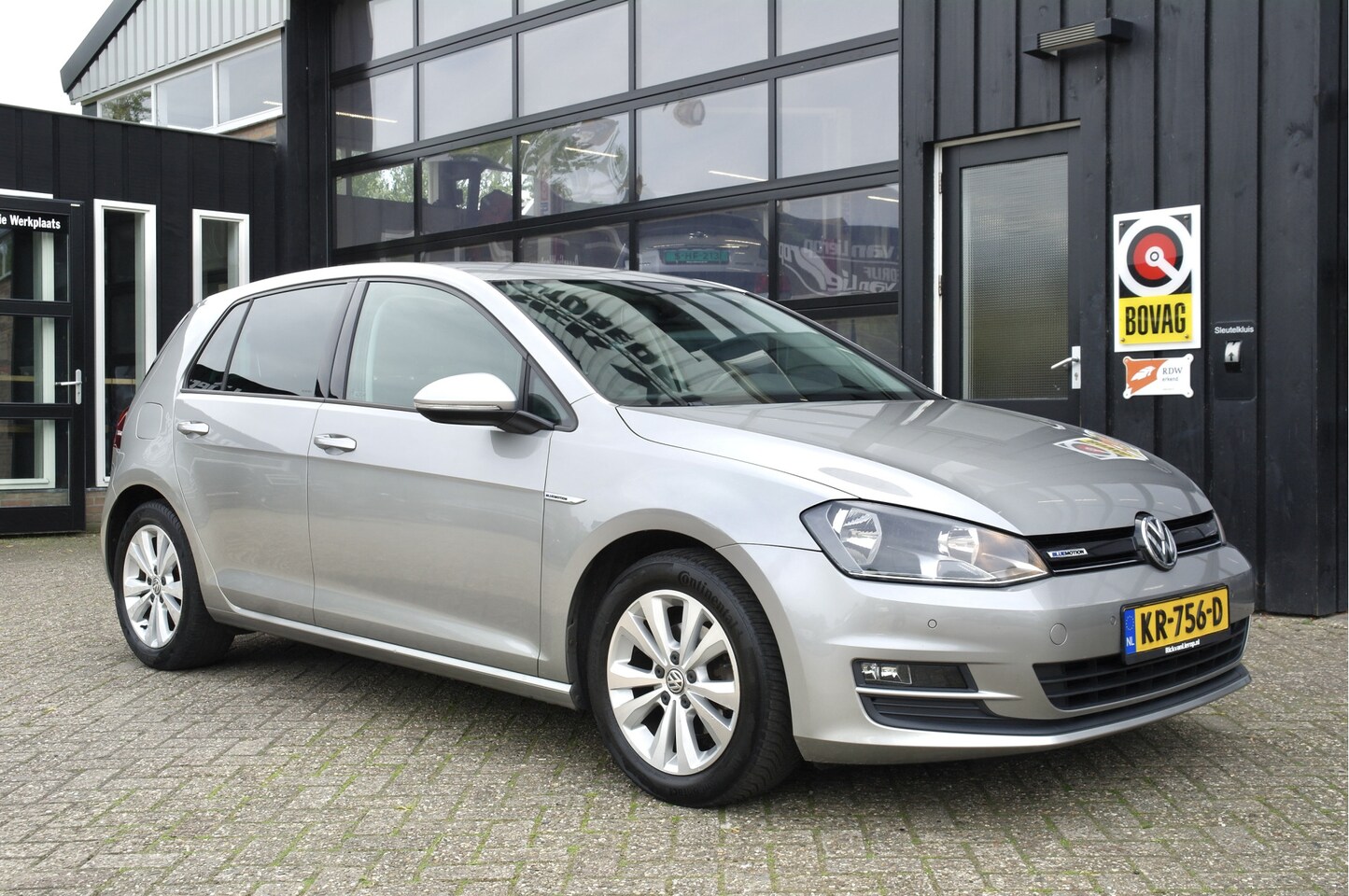Volkswagen Golf - 1.0 TSI Connected Series | NL-Auto | Cruise | Camera | Navi - AutoWereld.nl
