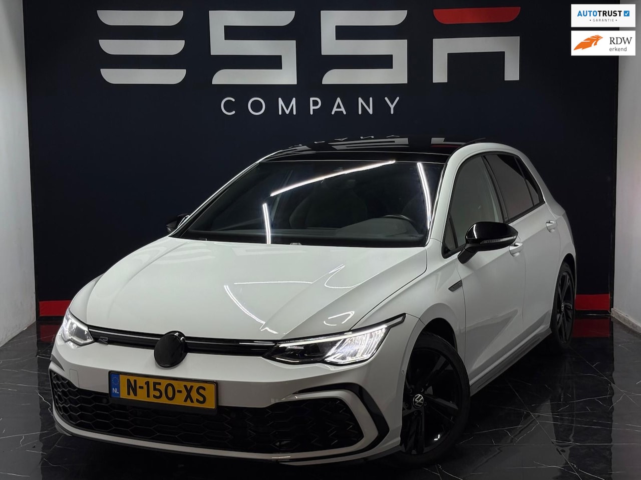 Volkswagen Golf - 1.5 TSI R-Line Business Pano LED Camera - AutoWereld.nl
