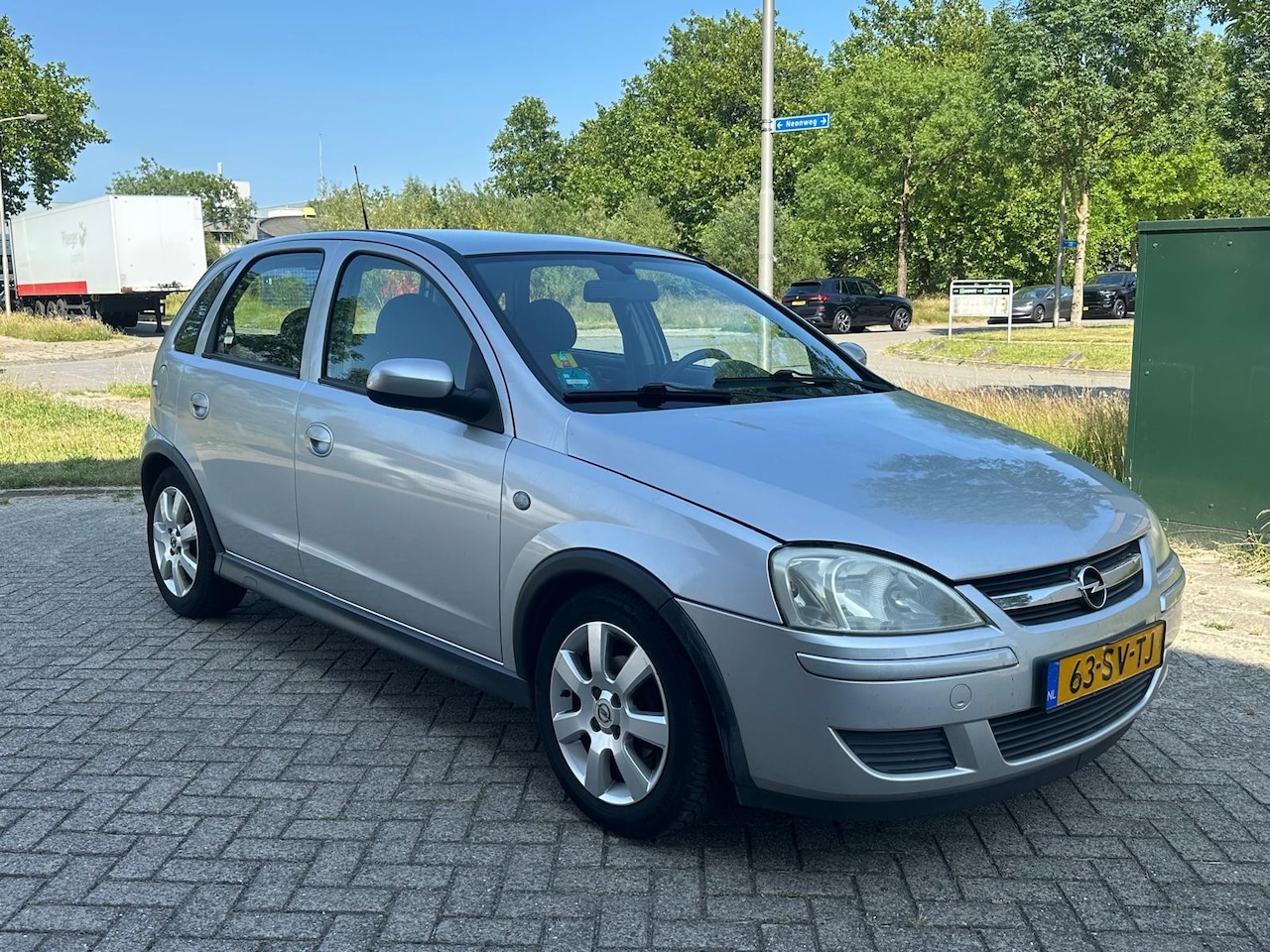 Opel Corsa - 1.2-16V Silverline* 5 Deurs* Airco* Apk 13-03-26 - AutoWereld.nl