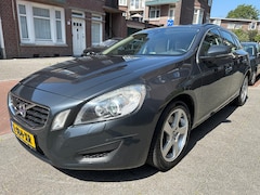 Volvo V60 - 2.0T Summum AUTOMAAT Adaptief Cruise Lane Assist Nette Auto Goed Onderhouden