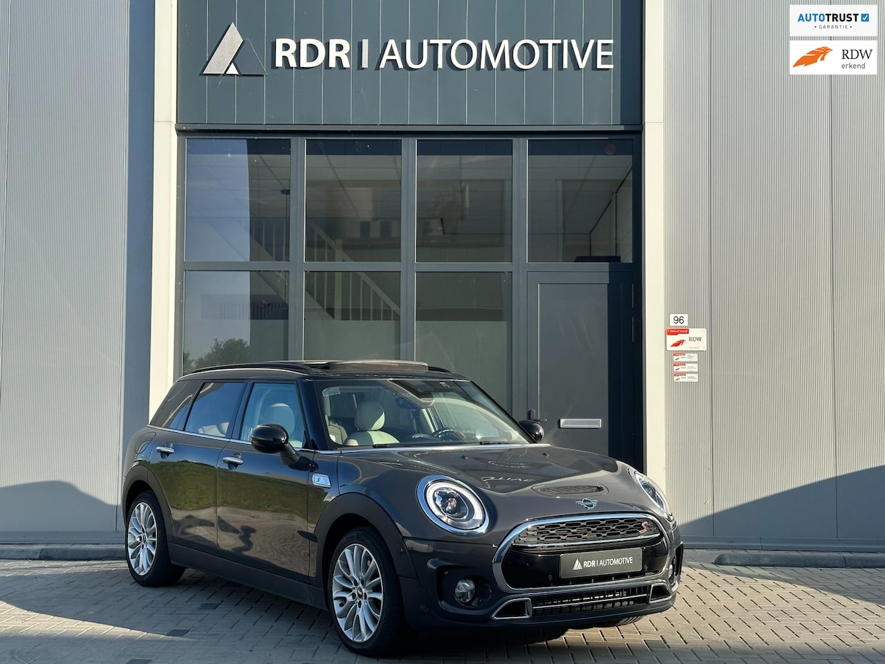 MINI Clubman - 2.0 Cooper S Chili Serious Business Mini 2.0 Cooper S Chili Serious Business - AutoWereld.nl