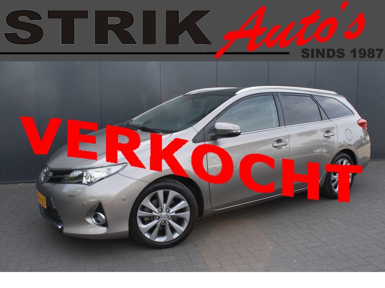 Toyota Auris Touring Sports - 1.8 Hybrid Lease Pro - NAVIGATIE - CAMERA - PANORAMADAK - AutoWereld.nl