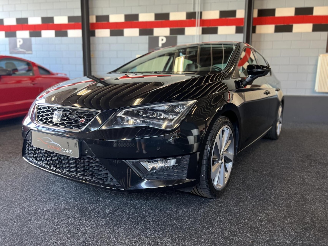 Seat Leon - 1.4 EcoTSI FR Apple CarPlay PANO NAP - AutoWereld.nl
