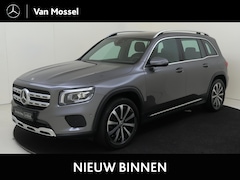 Mercedes-Benz GLB - 200 Luxury-Line / Stoelverwarming / Achteruitrijcamera / Trekhaak /
