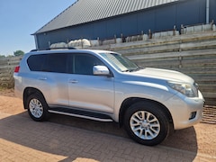 Toyota Land Cruiser - 3.0 D-4D-F VX Window Van