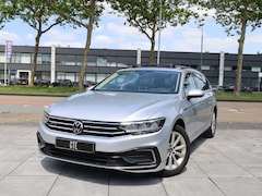 Volkswagen Passat Variant - GTE Panodak | Head-up | Virtual | Keyless | Camera | Memory | Trekhaak |