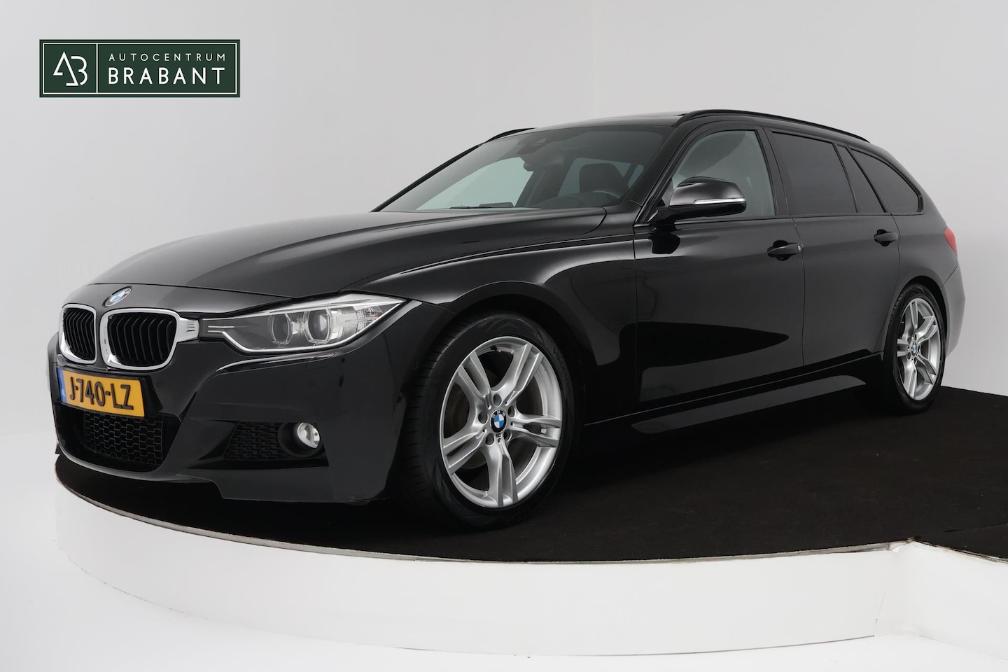 BMW 3-serie Touring - 320i High Executive (PANORAMADAK, STOELVERWARMING, PARKEERSENSOREN, CAMERA, NAVIGATIE, LEE - AutoWereld.nl