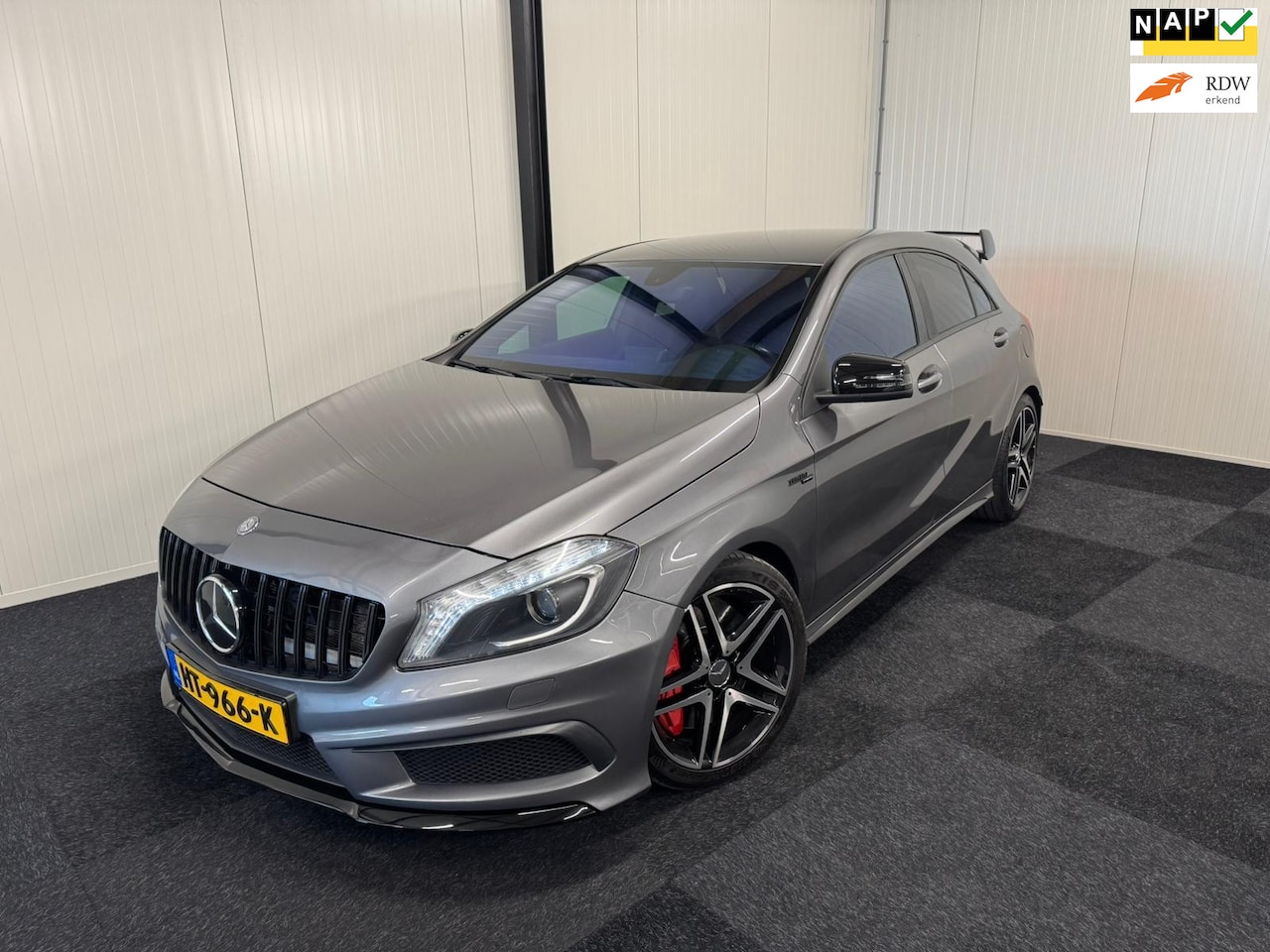 Mercedes-Benz A-klasse - 45 AMG 4MATIC 361PK CARBON/H&K/DISTRONIC/MEMORY/NIGHT/CLIMA/CRUISE/KUIP/CAMERA - AutoWereld.nl